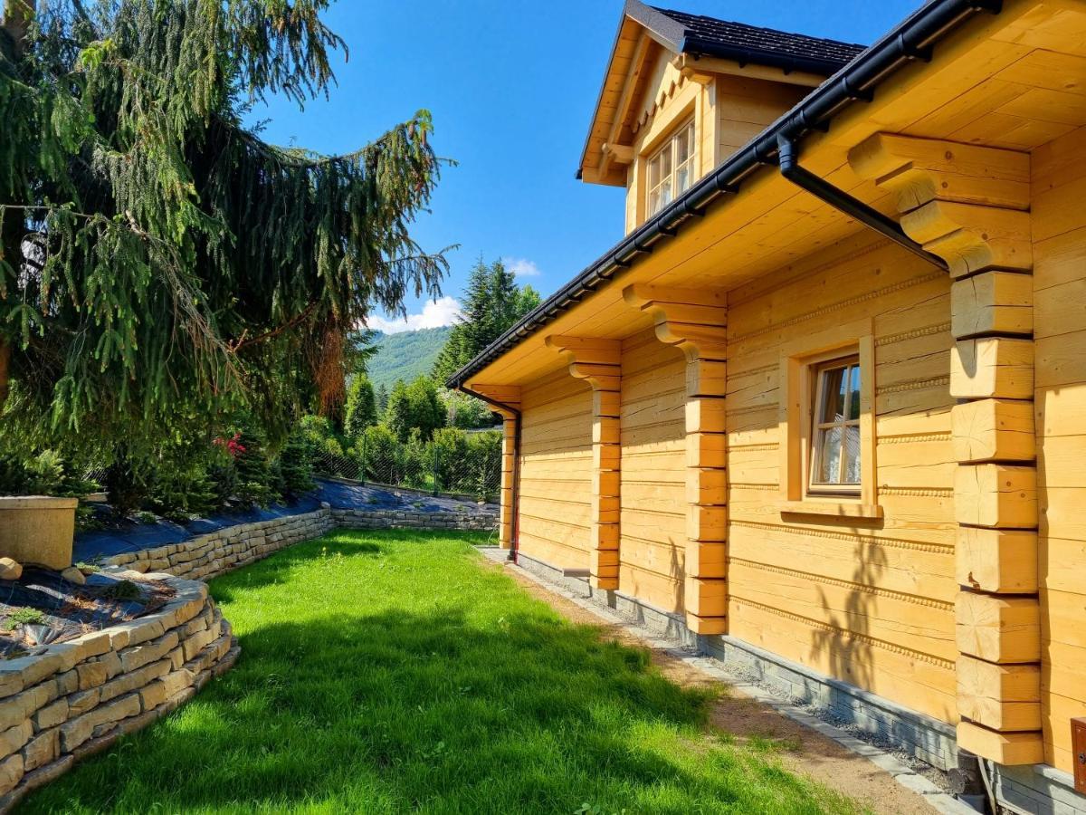 Zloty Dom Villa